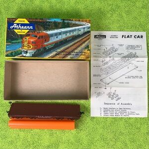 Vintage Athearn C & NW Flat Car with Pipes Toy Train.